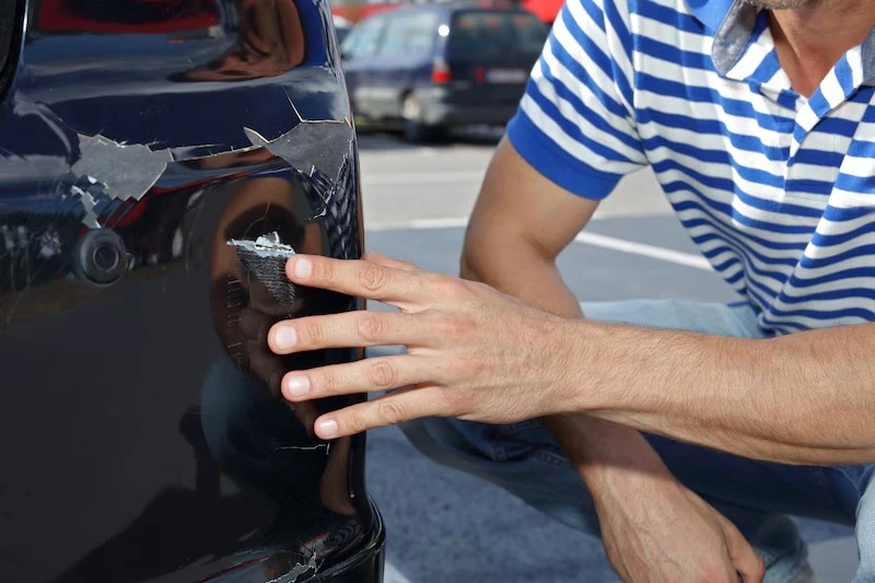 Beschadigde auto exportkopers
