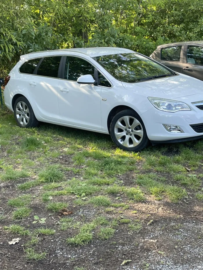 Opel Astra aangemeld bij Imex Cars