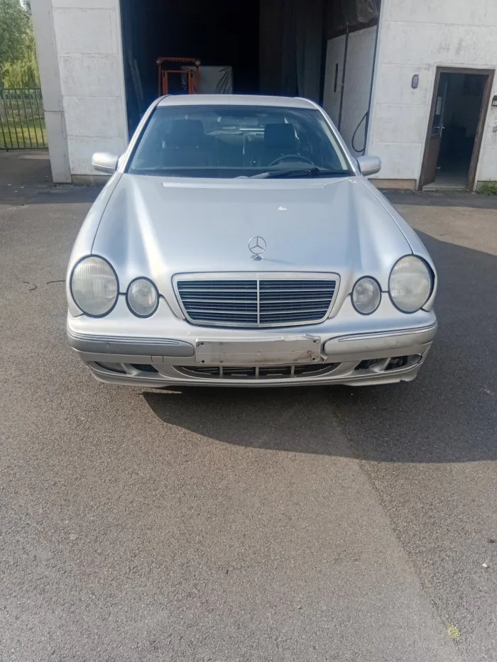 Mercedes-Benz E-Klasse aangemeld bij Imex Cars